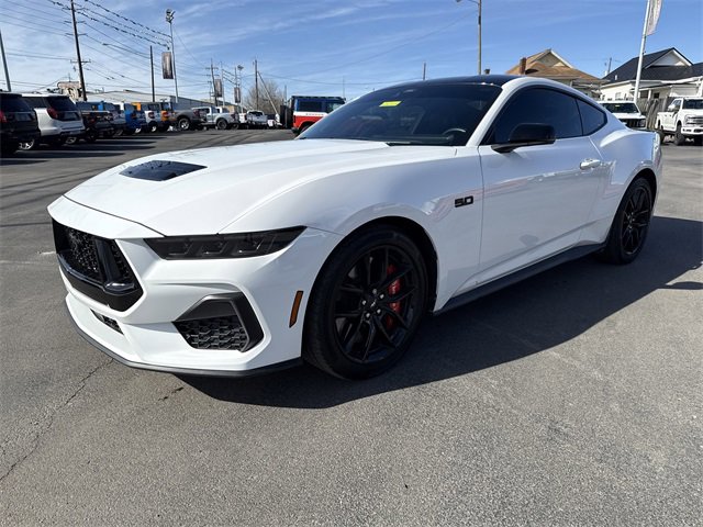 Used 2024 Ford Mustang GT Premium image 8