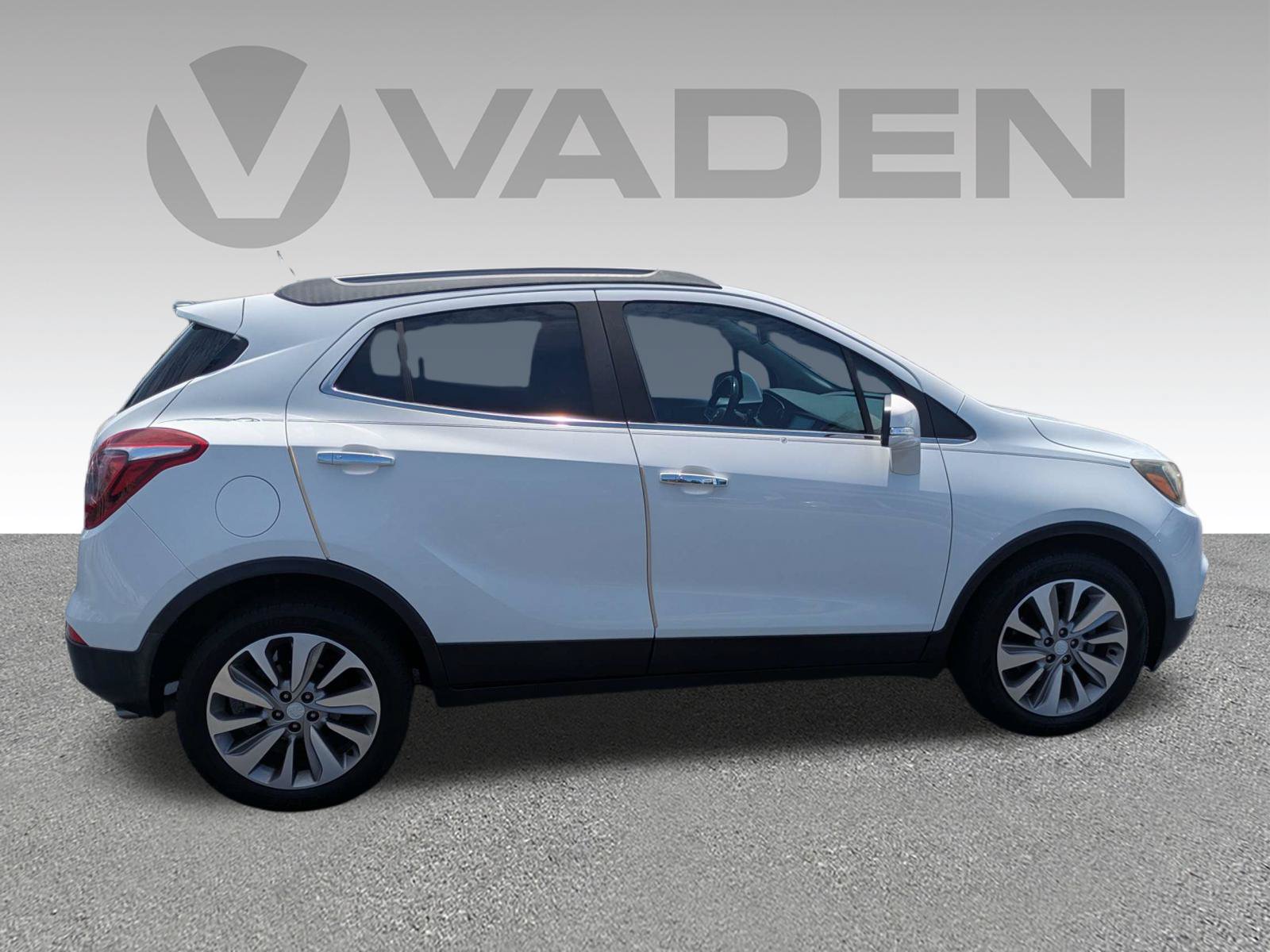 Used 2018 Buick Encore Preferred FWD image 22