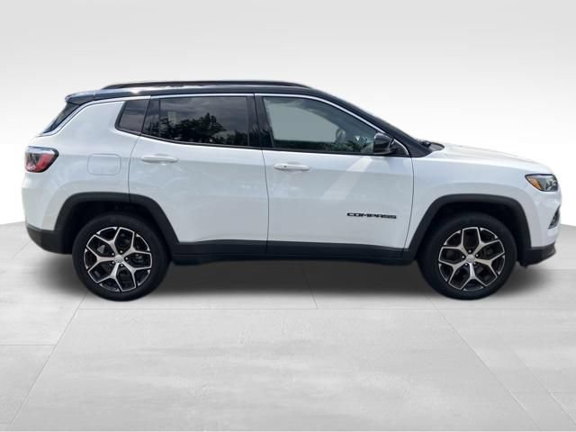 Used 2024 Jeep Compass Limited AWD/4WD image 4