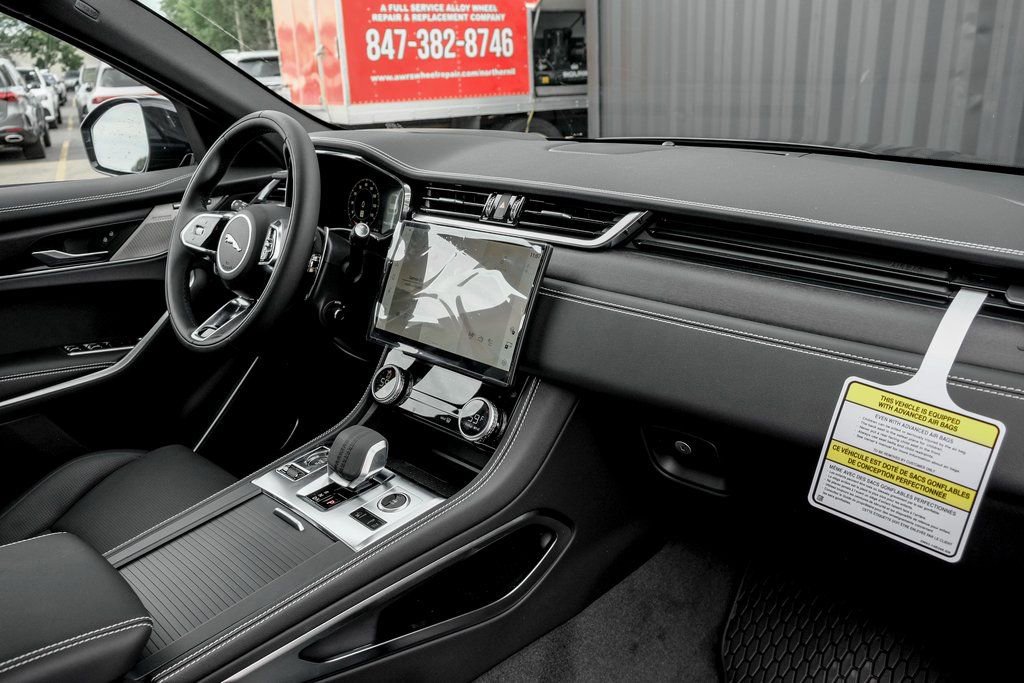 New 2026 Jaguar F-PACE R-Dynamic S image 22