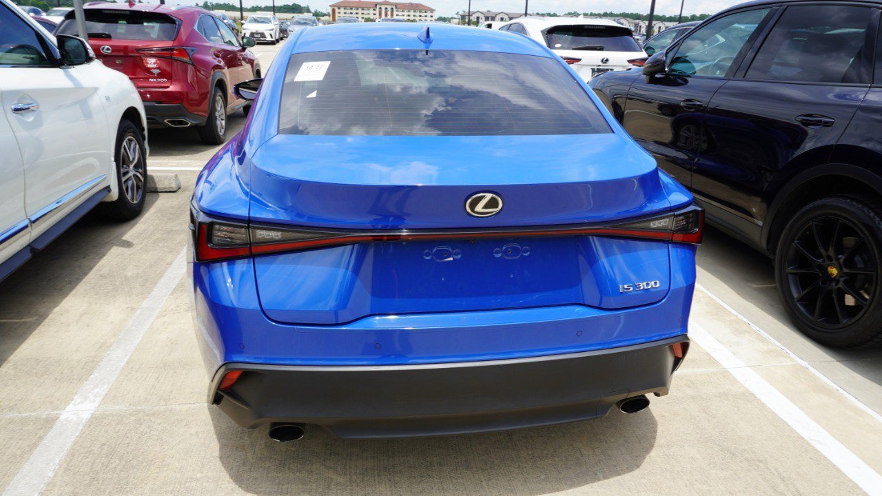 Used 2024 Lexus IS 300 w/ Comfort Package RWD image 5