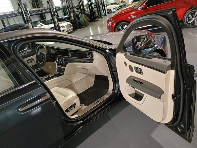 Used 2021 Rolls-Royce Ghost AWD/4WD image 58