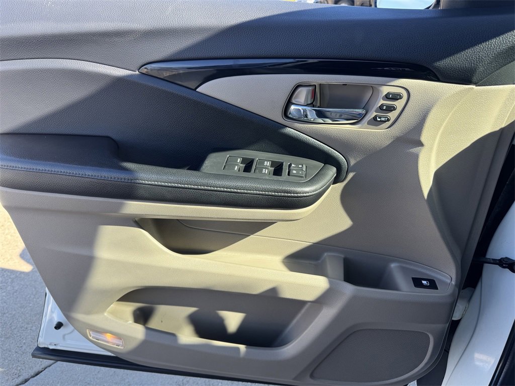 Used 2017 Honda Ridgeline RTL-E image 18