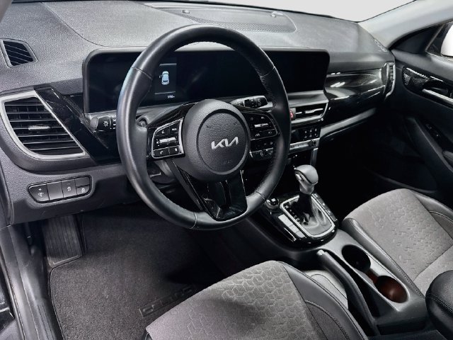 Certified 2025 Kia Seltos S AWD/4WD image 9