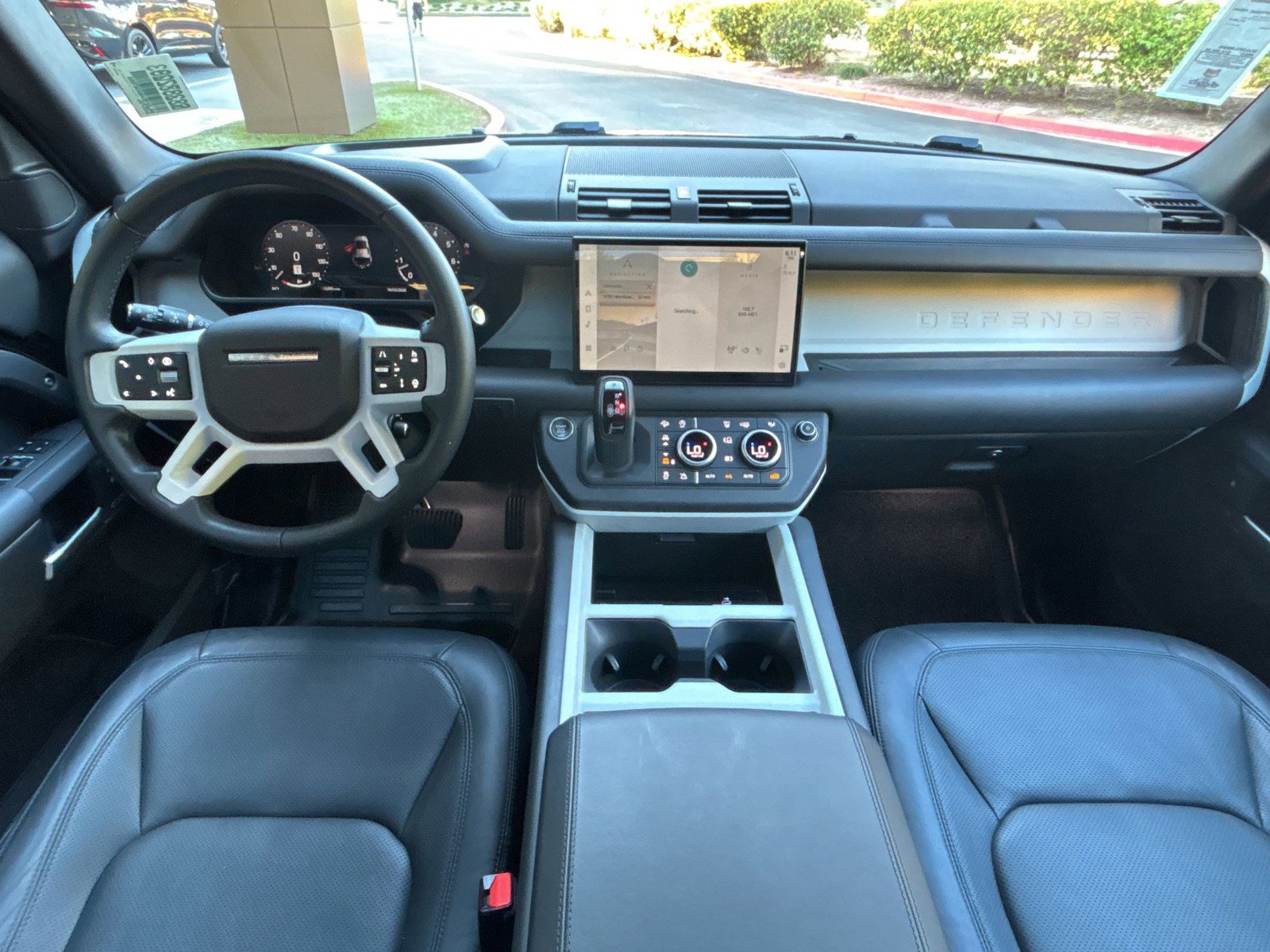 Certified 2025 Land Rover Defender 110 X-Dynamic SE image 15