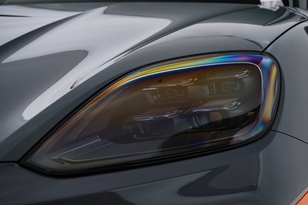 Certified 2025 Porsche Cayenne Coupe AWD/4WD image 7