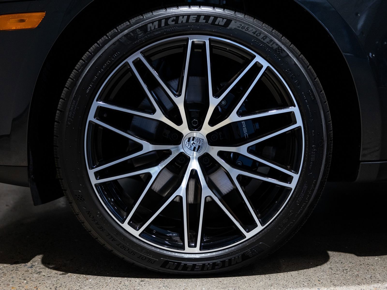 Certified 2025 Porsche Macan S image 32