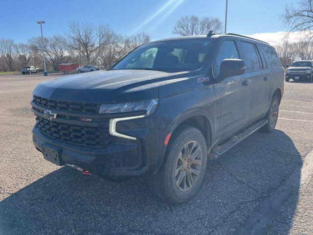 Used 2024 Chevrolet Suburban Z71 w/ Luxury Package AWD/4WD image 4