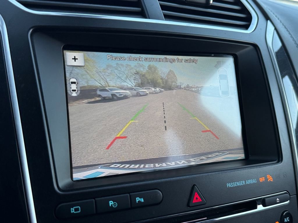 Used 2017 Ford Explorer Platinum image 19