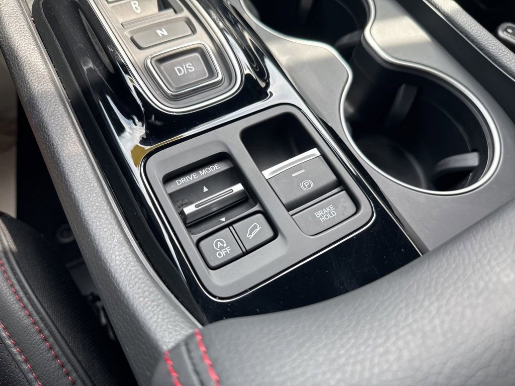 Certified 2025 Honda Pilot Black Edition image 26