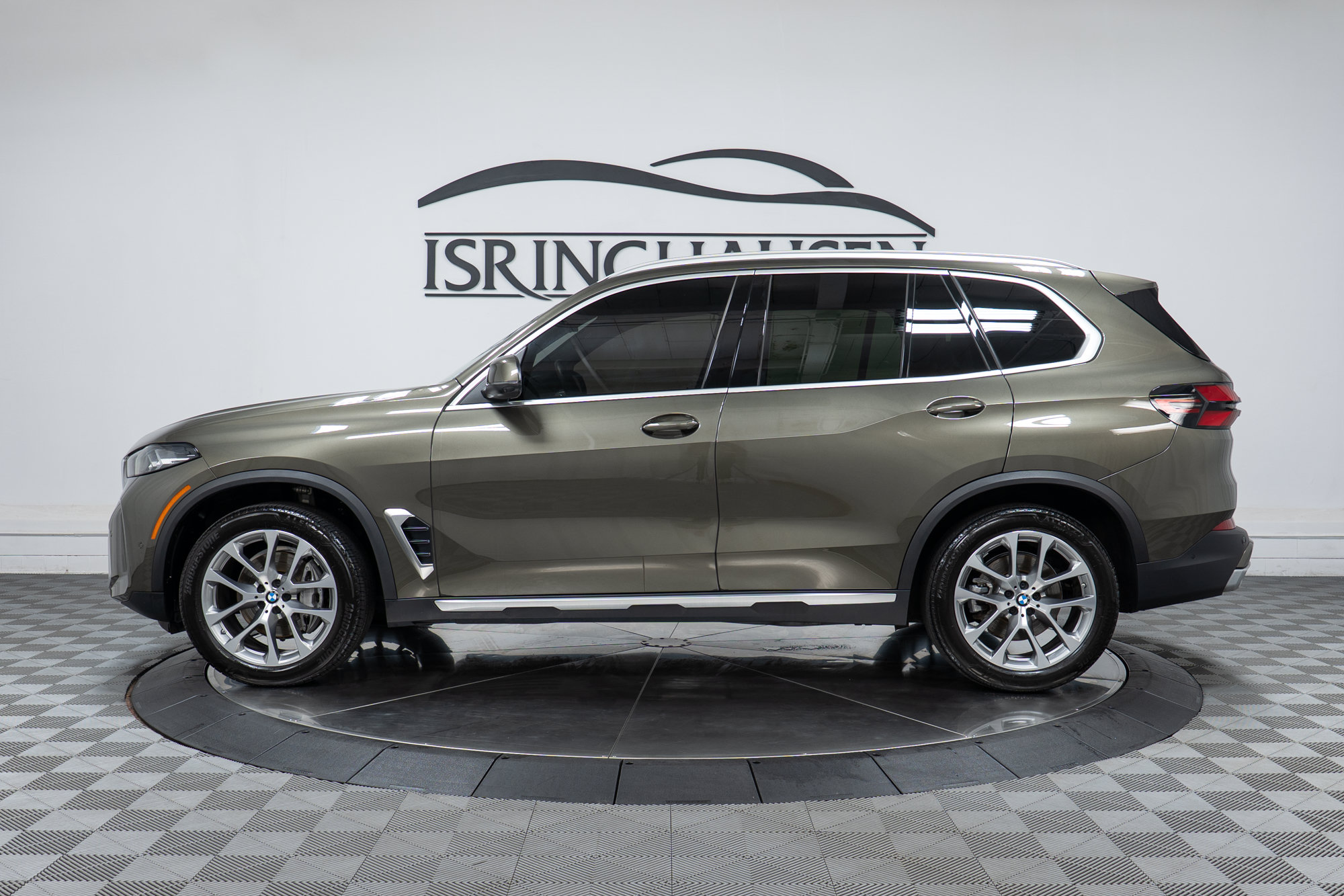 Used 2024 BMW X5 xDrive40i w/ Parking Assistance Package AWD/4WD image 8