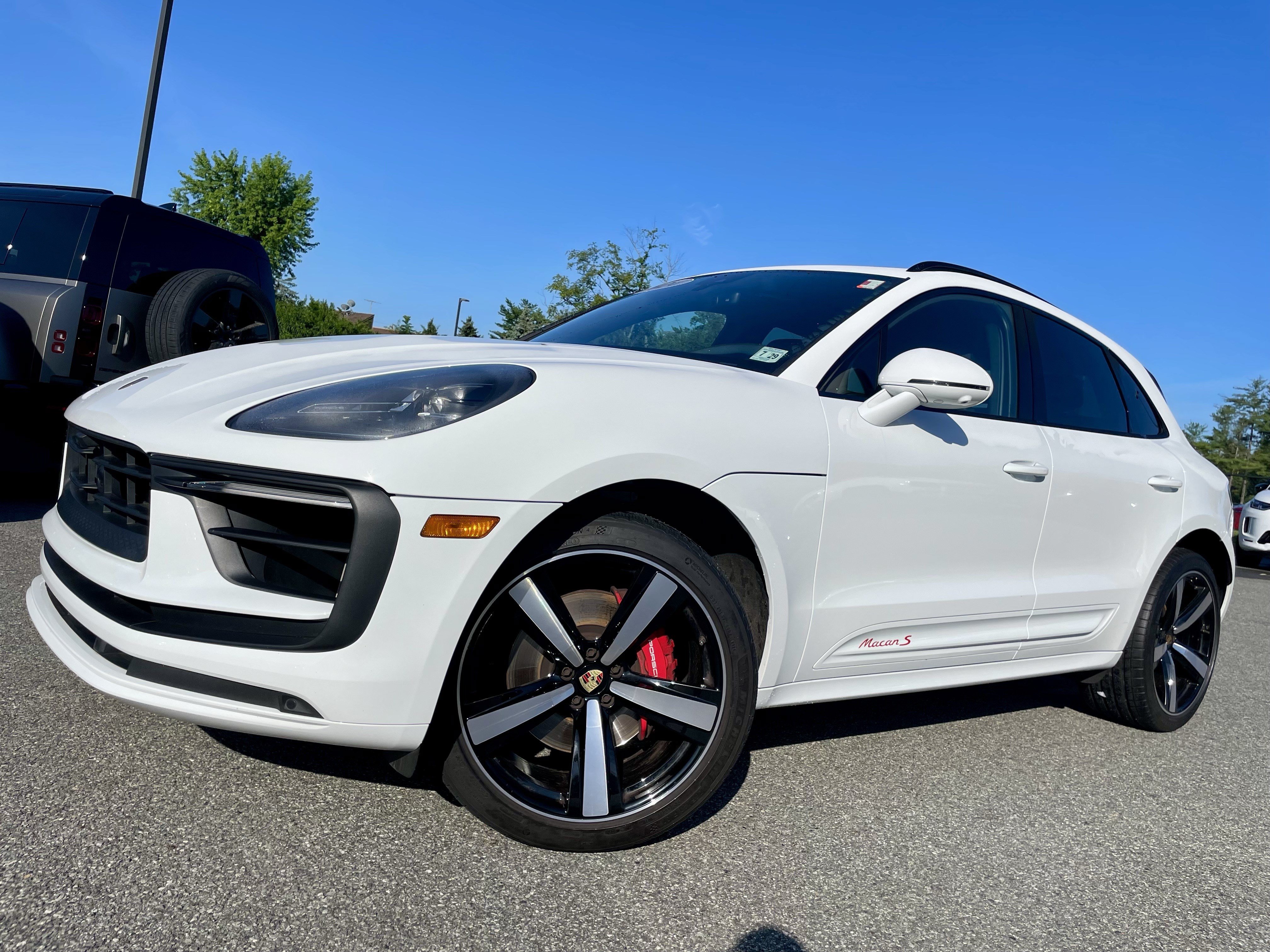 Used 2024 Porsche Macan S AWD/4WD image 35