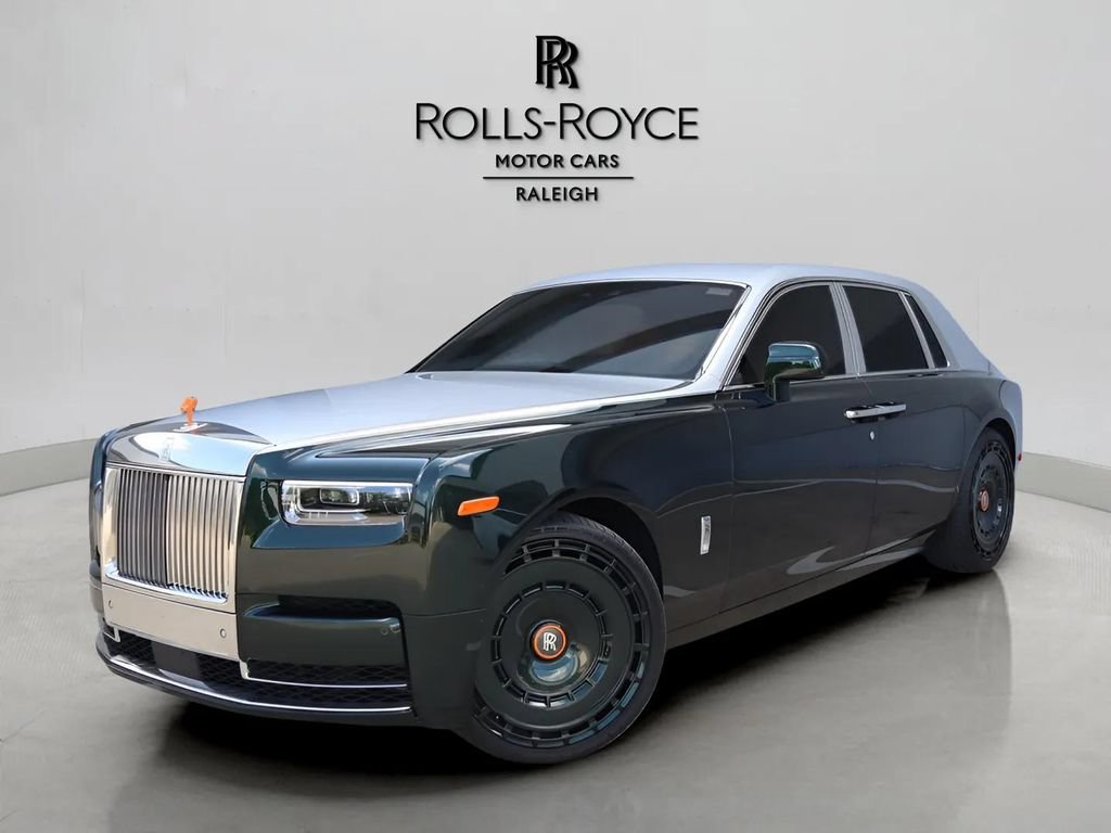Used 2023 Rolls-Royce Phantom Sedan w/ Leather Finishing Pack RWD video 1