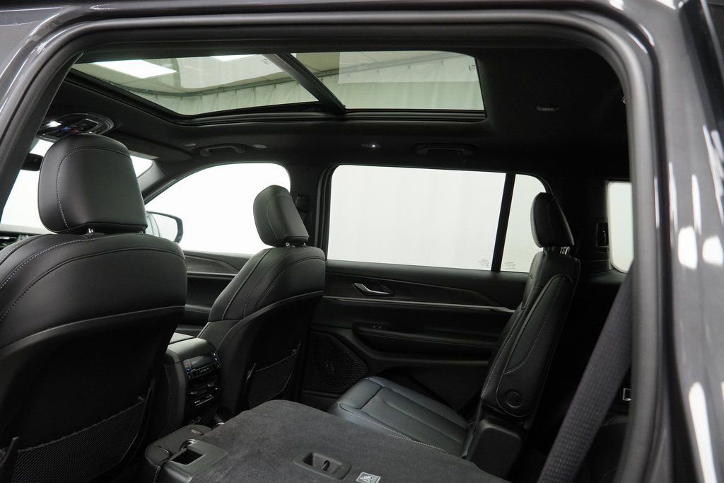 New 2025 Jeep Grand Cherokee L Limited image 21
