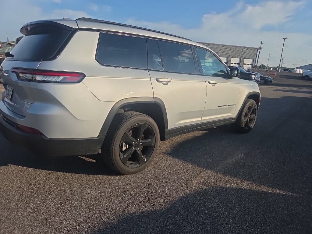 Used 2024 Jeep Grand Cherokee L Altitude RWD image 8
