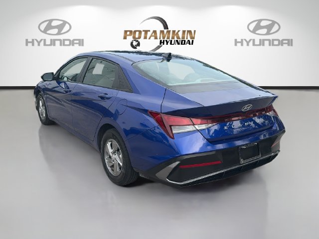 Certified 2025 Hyundai Elantra SE FWD image 8