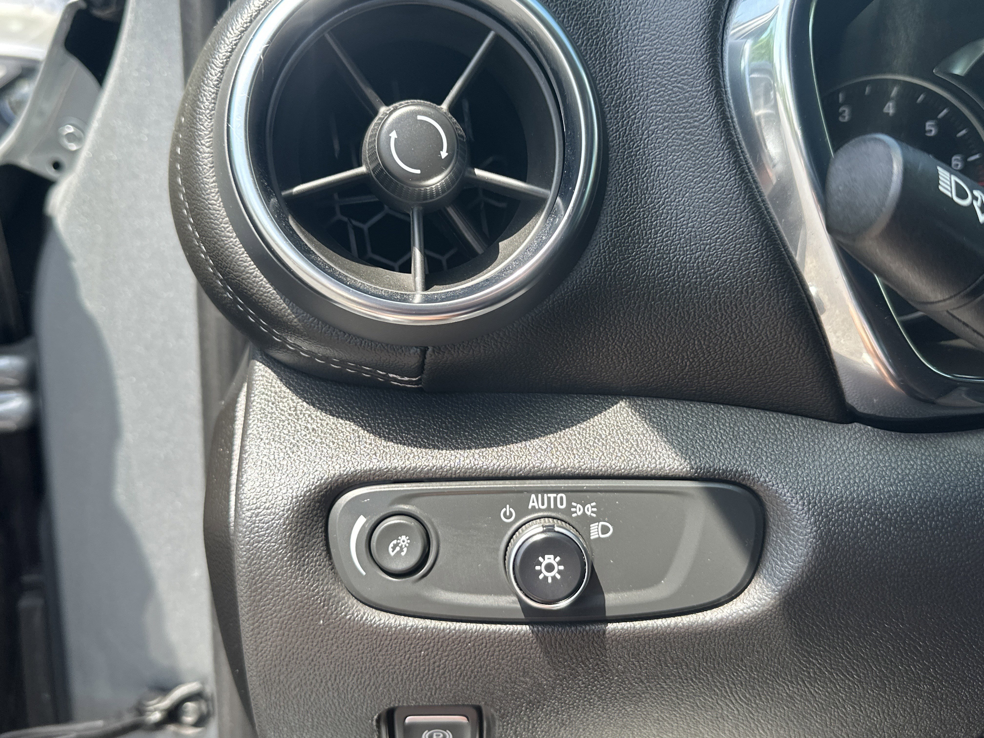 Used 2023 Chevrolet Blazer LT w/ Convenience Package image 25