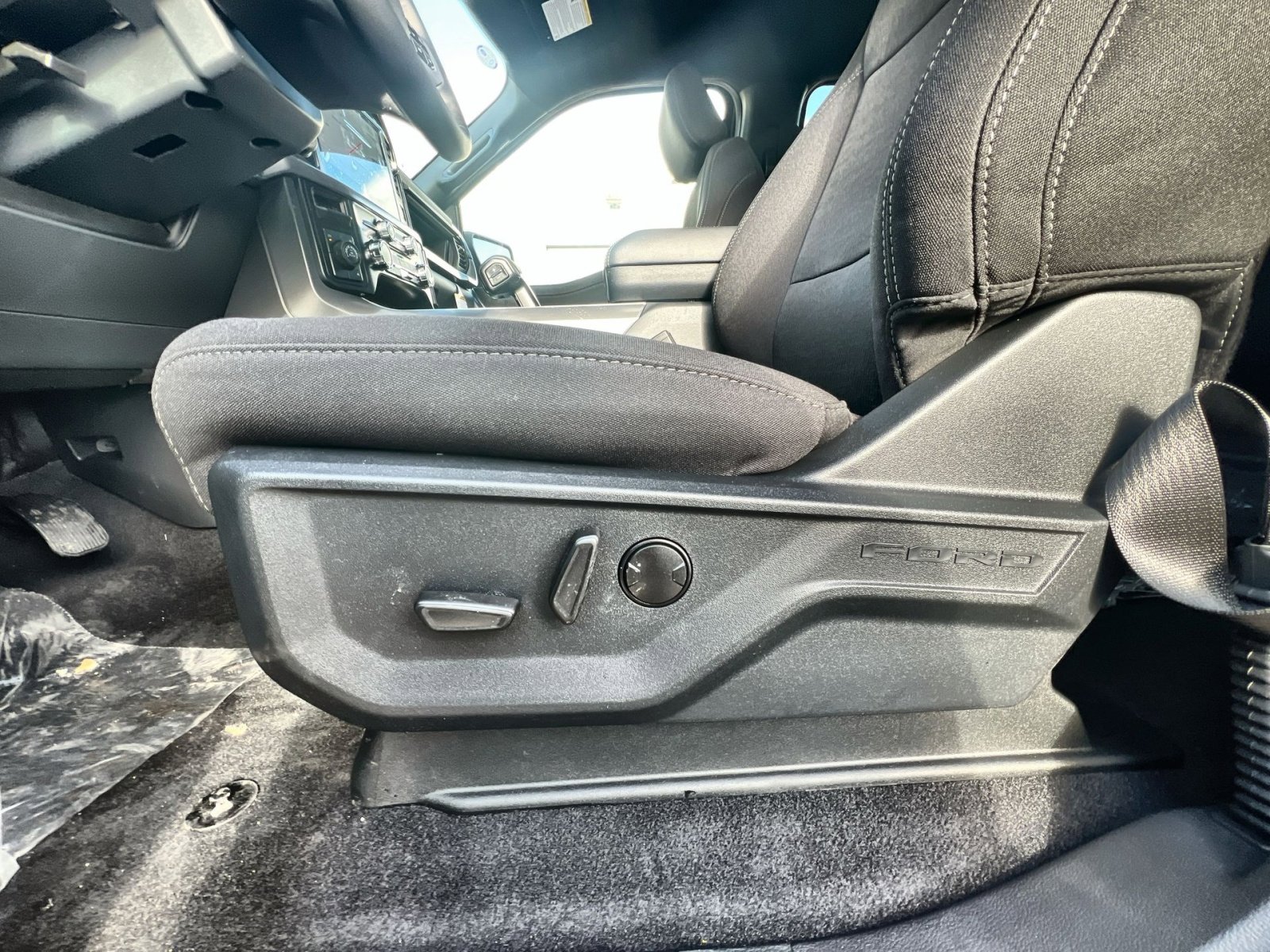 New 2026 Ford F150 XLT w/ Equipment Group 302A MID image 14