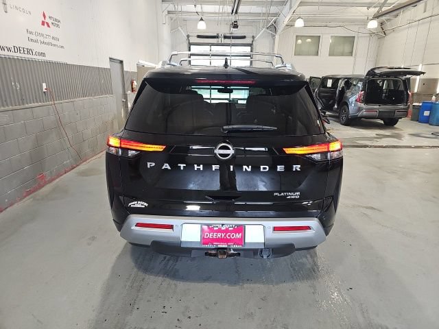 Certified 2022 Nissan Pathfinder Platinum w/ Cargo Package AWD/4WD image 4