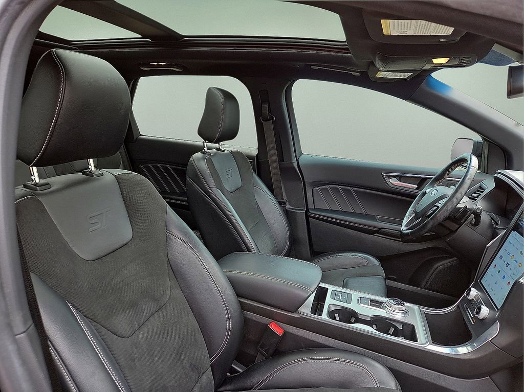 Used 2022 Ford Edge ST w/ Equipment Group 401A AWD/4WD image 12