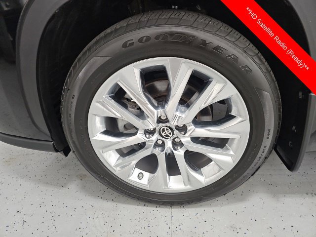 Used 2024 Toyota Highlander Limited AWD/4WD image 9