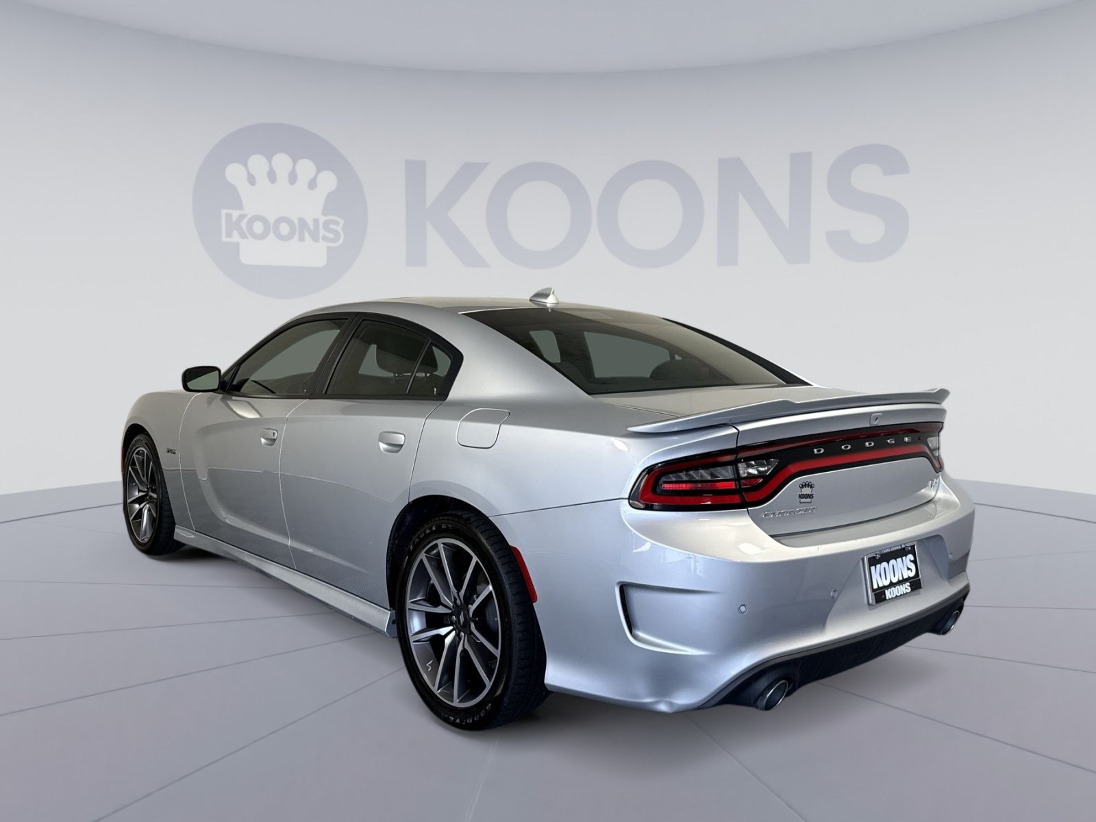 Used 2023 Dodge Charger R/T w/ Cold Weather Package RWD image 4