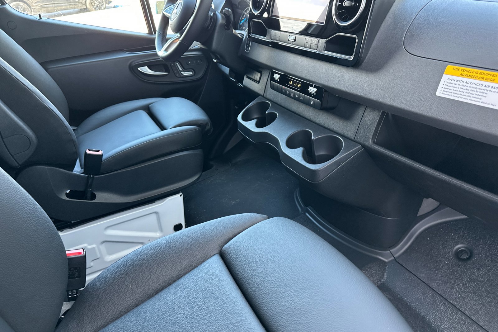 New 2024 Mercedes-Benz eSprinter 170 Cargo image 18