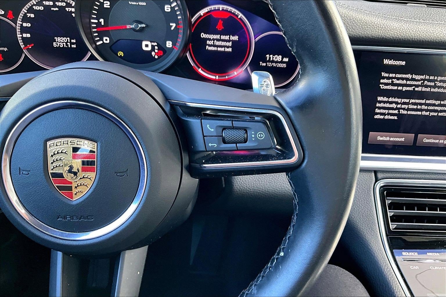 Used 2022 Porsche Panamera image 19