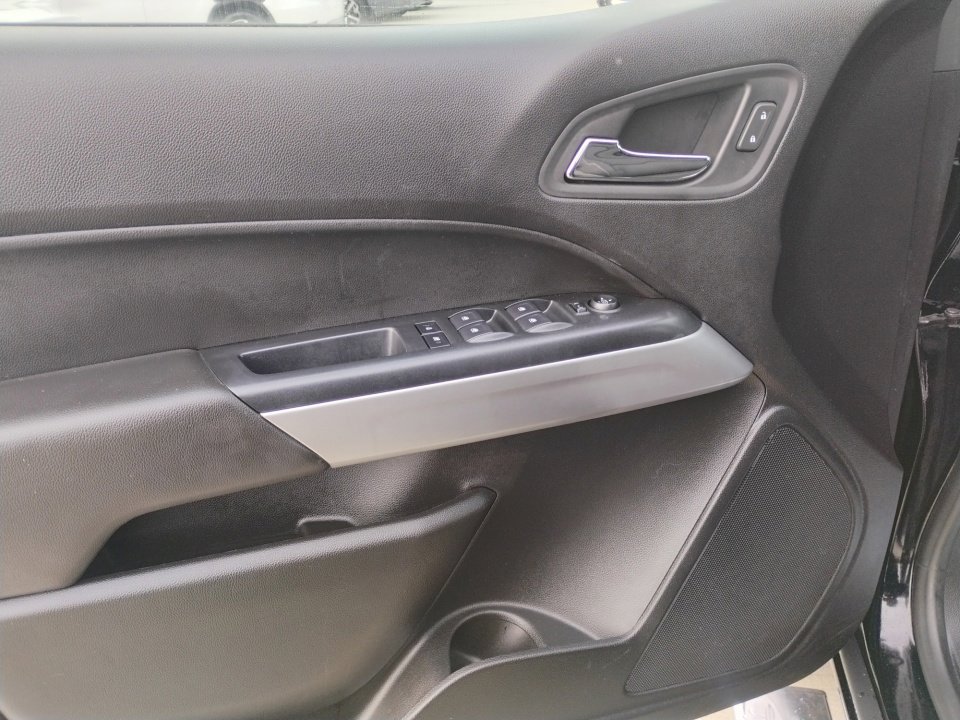 Used 2019 Chevrolet Colorado LT w/ LT Convenience Package image 32