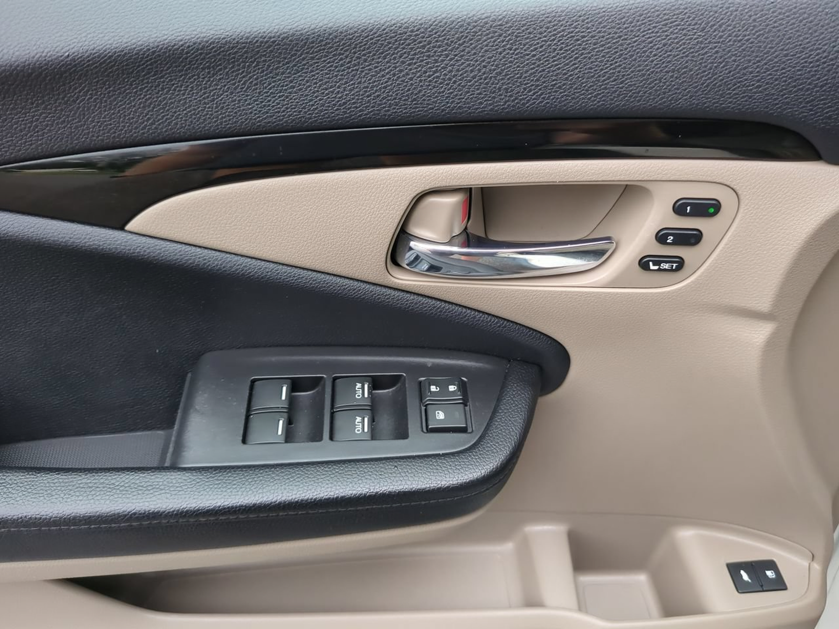 Used 2017 Honda Pilot Touring image 17