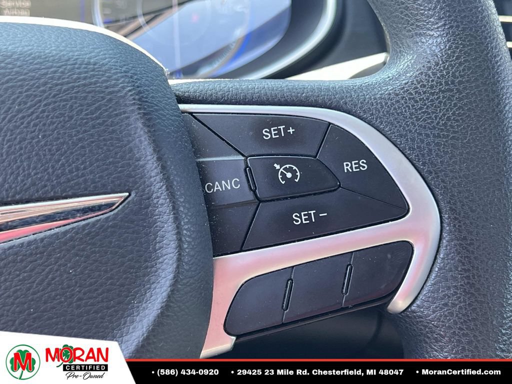 Used 2015 Chrysler 200 Limited FWD image 22