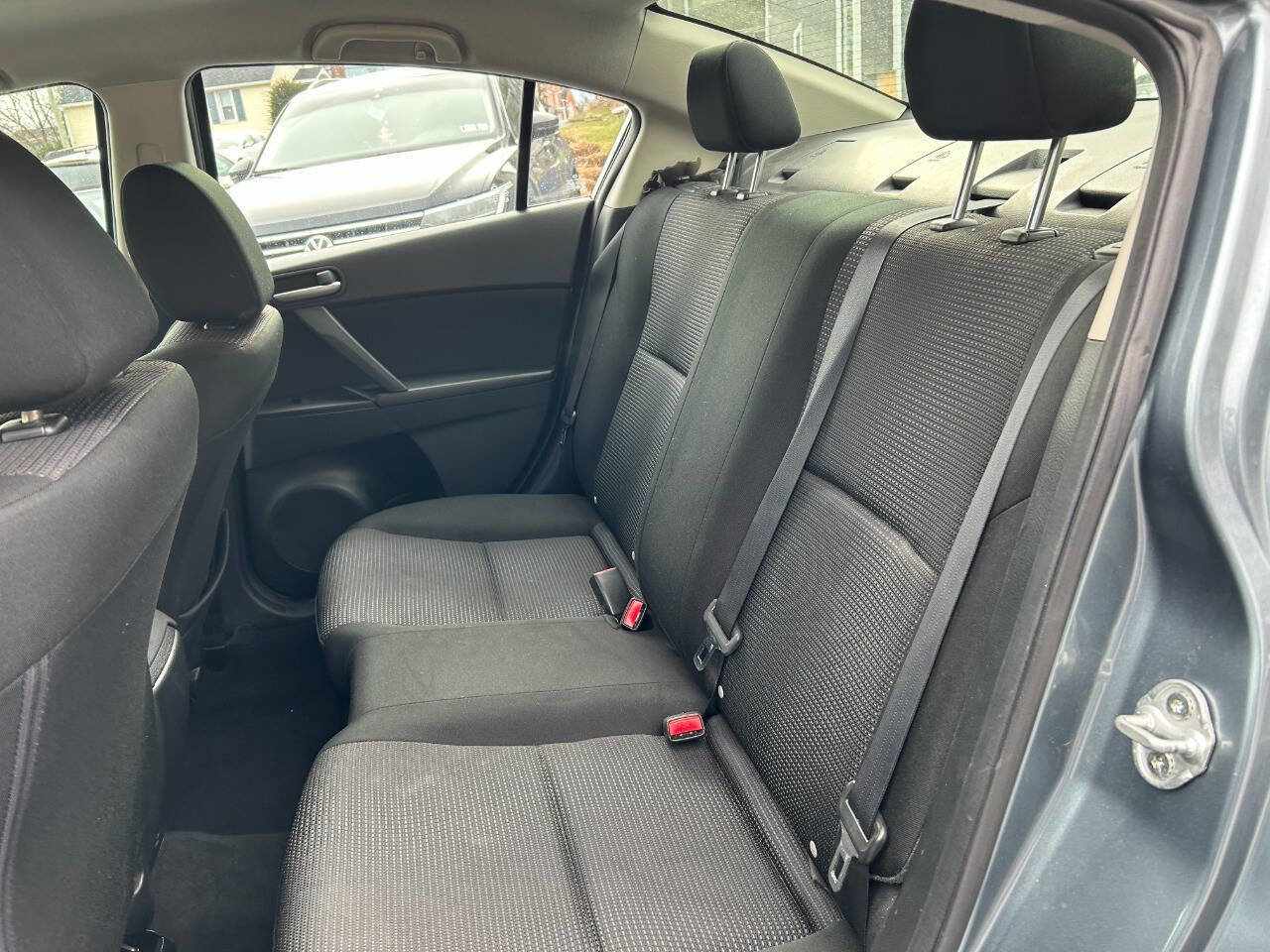 Used 2012 MAZDA MAZDA3 i Sport image 27