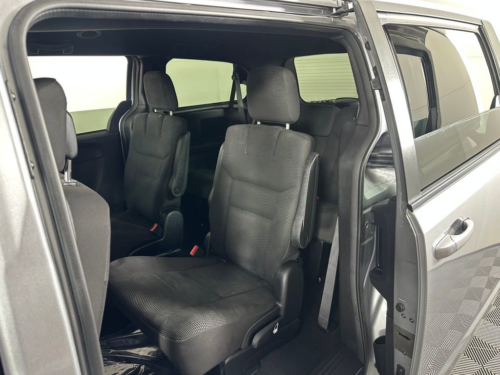 Used 2020 Dodge Grand Caravan SE image 19