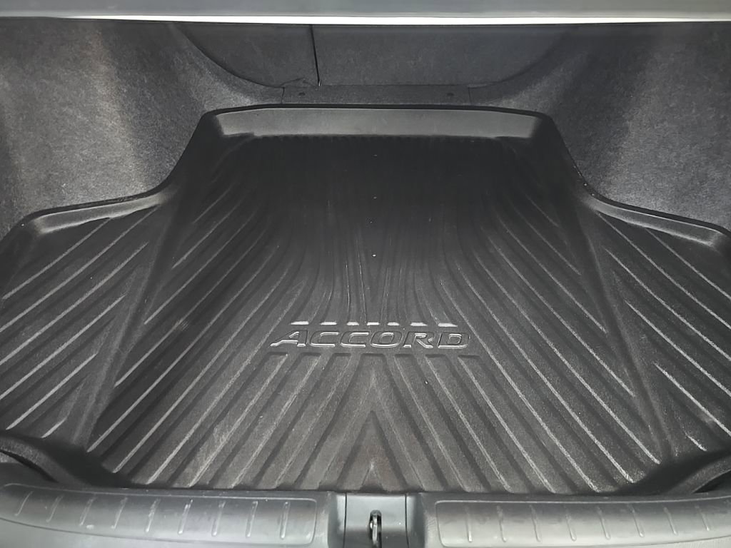 Used 2018 Honda Accord EX-L image 12