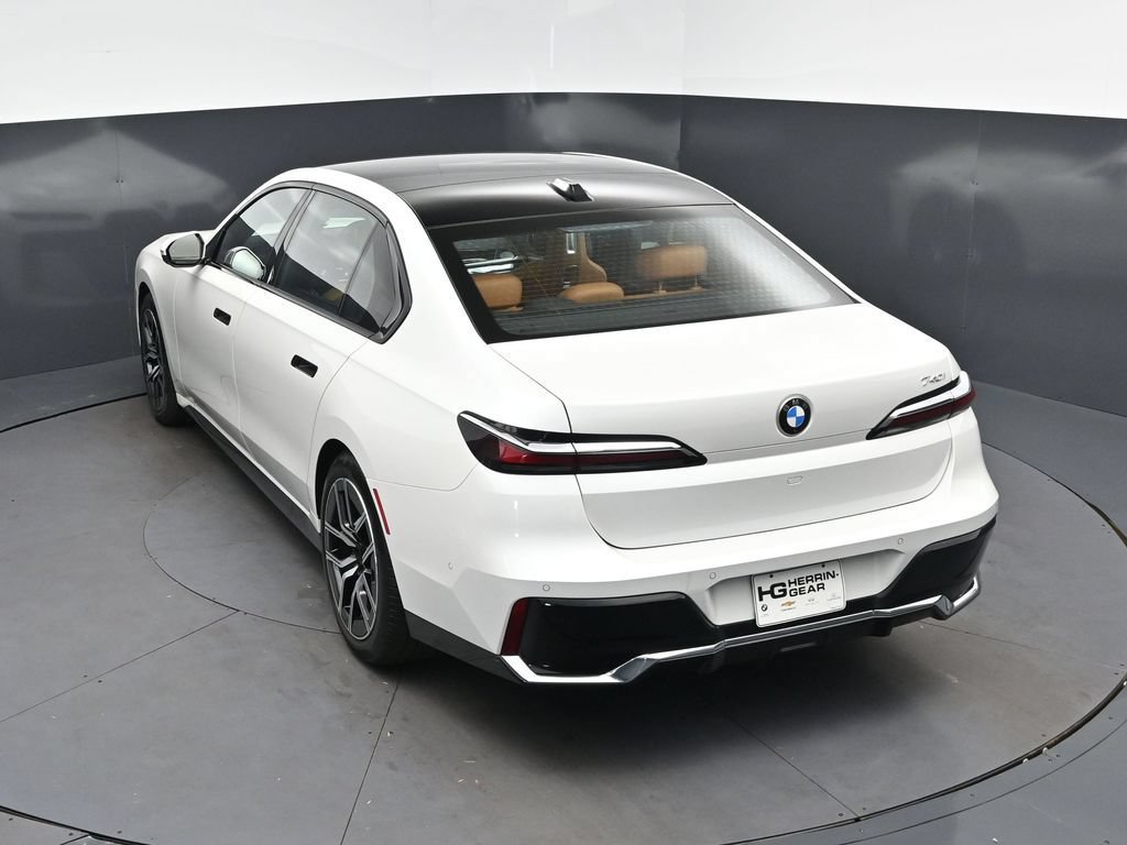 Used 2026 BMW 740i RWD image 33