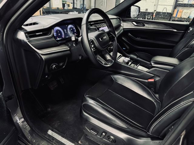 Used 2022 Jeep Grand Cherokee Overland AWD/4WD image 21