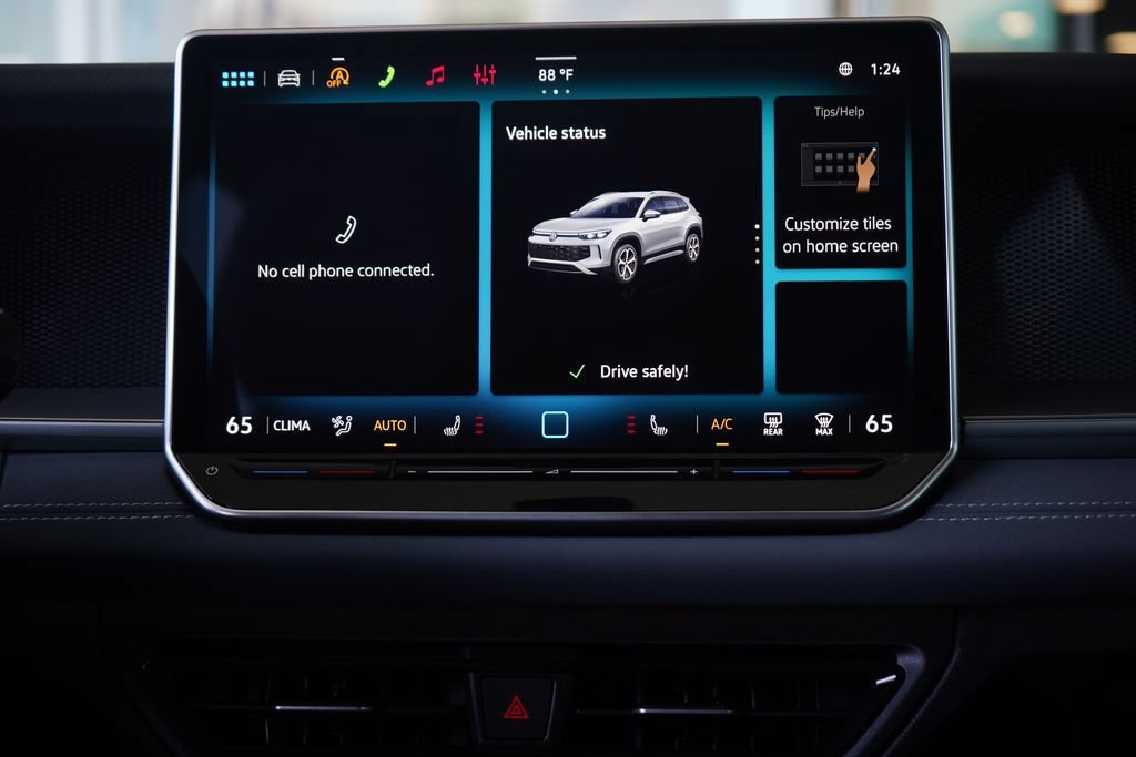 New 2026 Volkswagen Tiguan SE R-Line AWD/4WD image 11