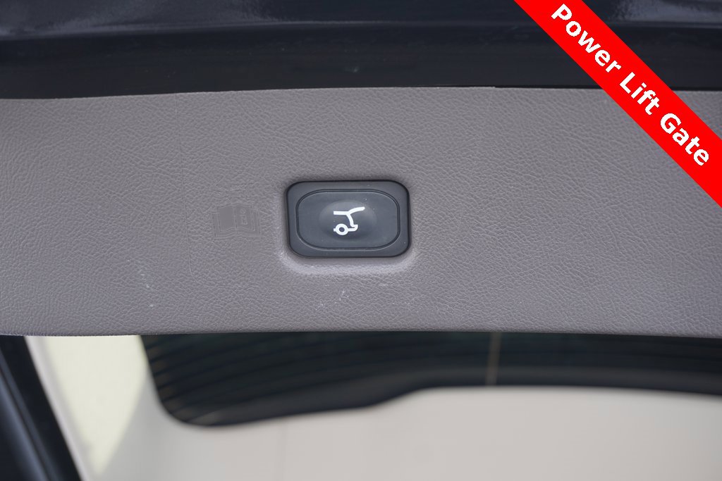 Used 2023 Lincoln Nautilus AWD w/ Premium Package image 9