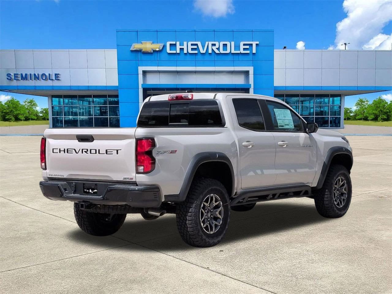 New 2026 Chevrolet Colorado ZR2 w/ Technology Package AWD/4WD image 3