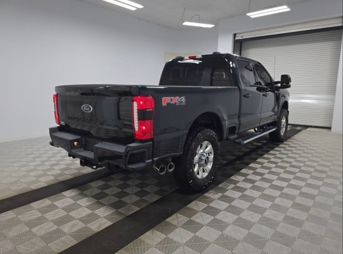Used 2023 Ford F250 Lariat w/ Sport Appearance Package AWD/4WD image 3