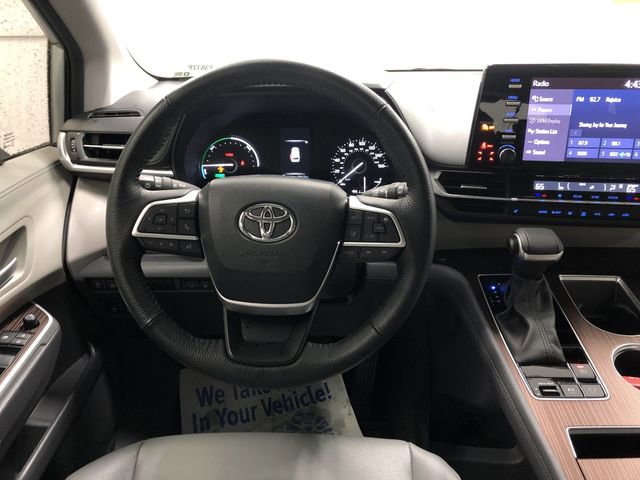 Used 2023 Toyota Sienna XLE AWD/4WD image 15