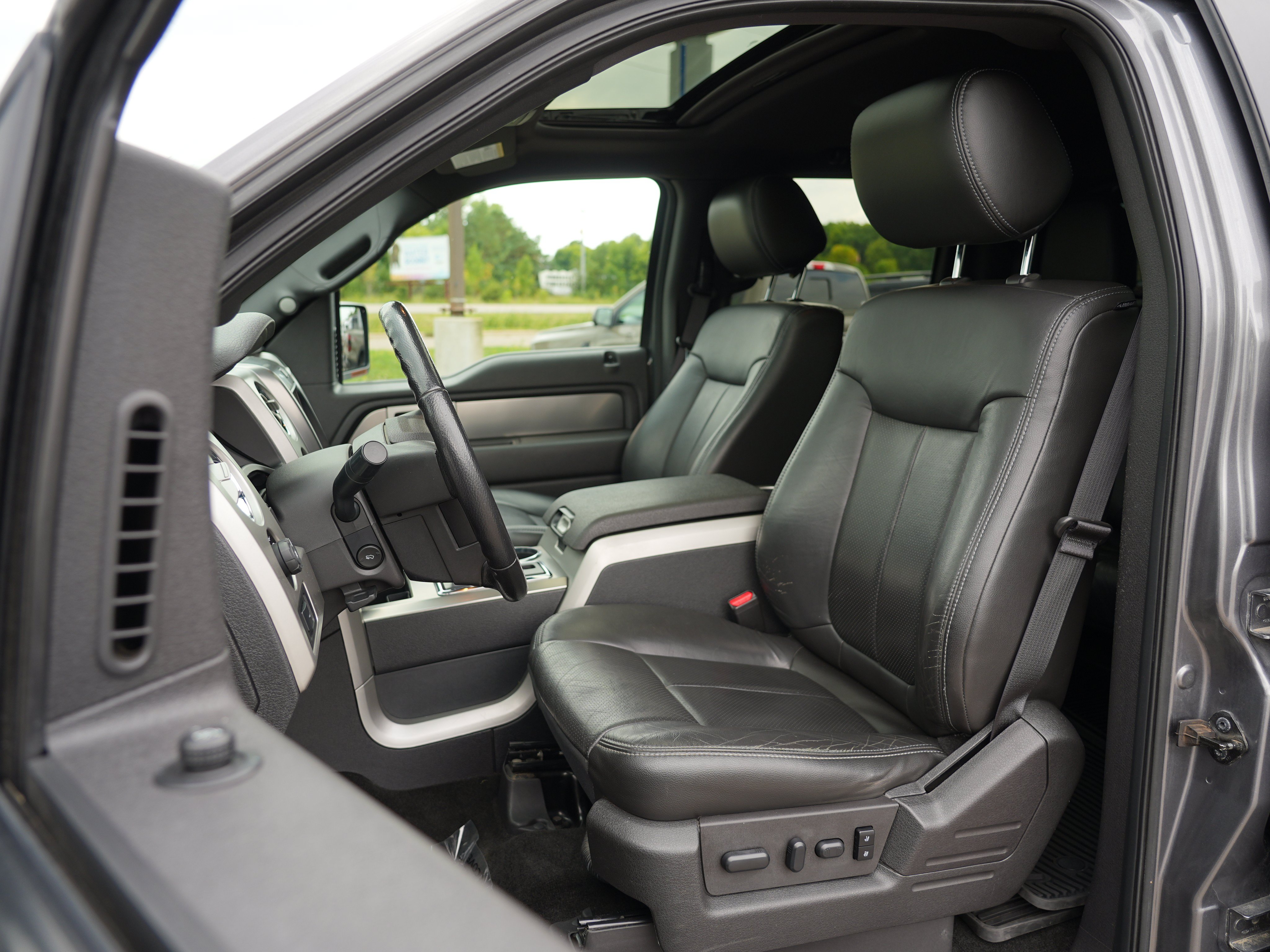 Used 2013 Ford F150 FX4 w/ Luxury Equipment Group AWD/4WD image 14