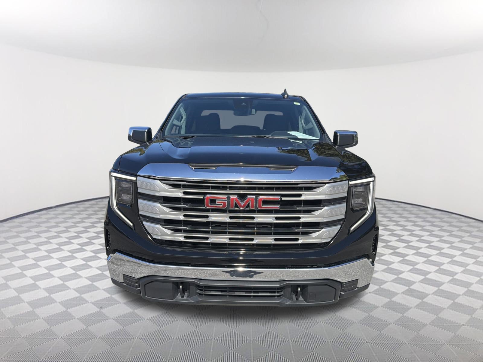 Used 2022 GMC Sierra 1500 SLE AWD/4WD image 2