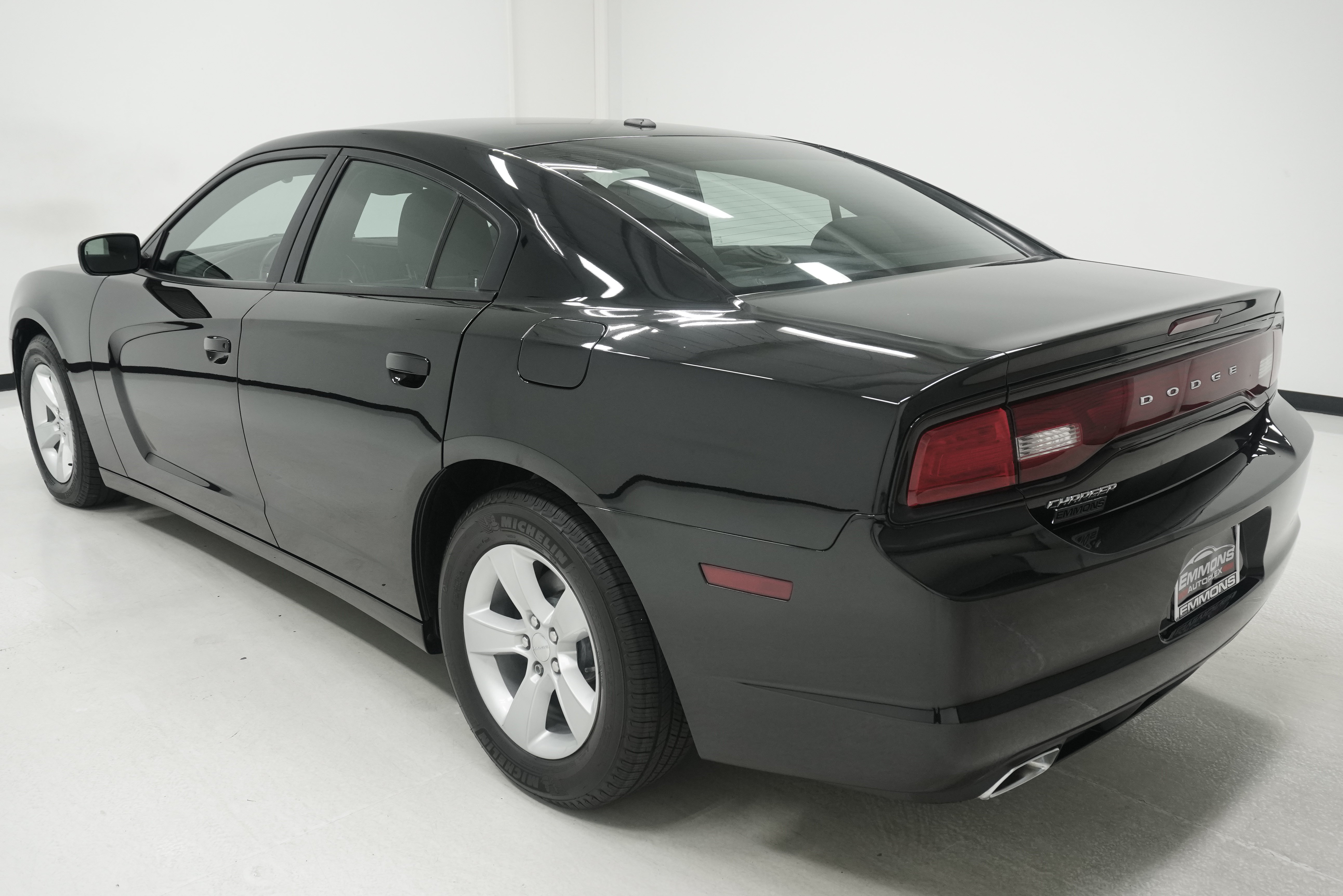 Used 2014 Dodge Charger SE w/ Connectivity Group RWD image 6