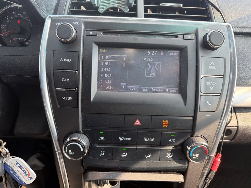 Used 2017 Toyota Camry SE FWD image 19