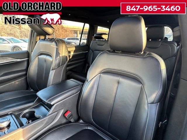 Used 2024 Jeep Grand Cherokee L Limited w/ Black Appearance Package image 12