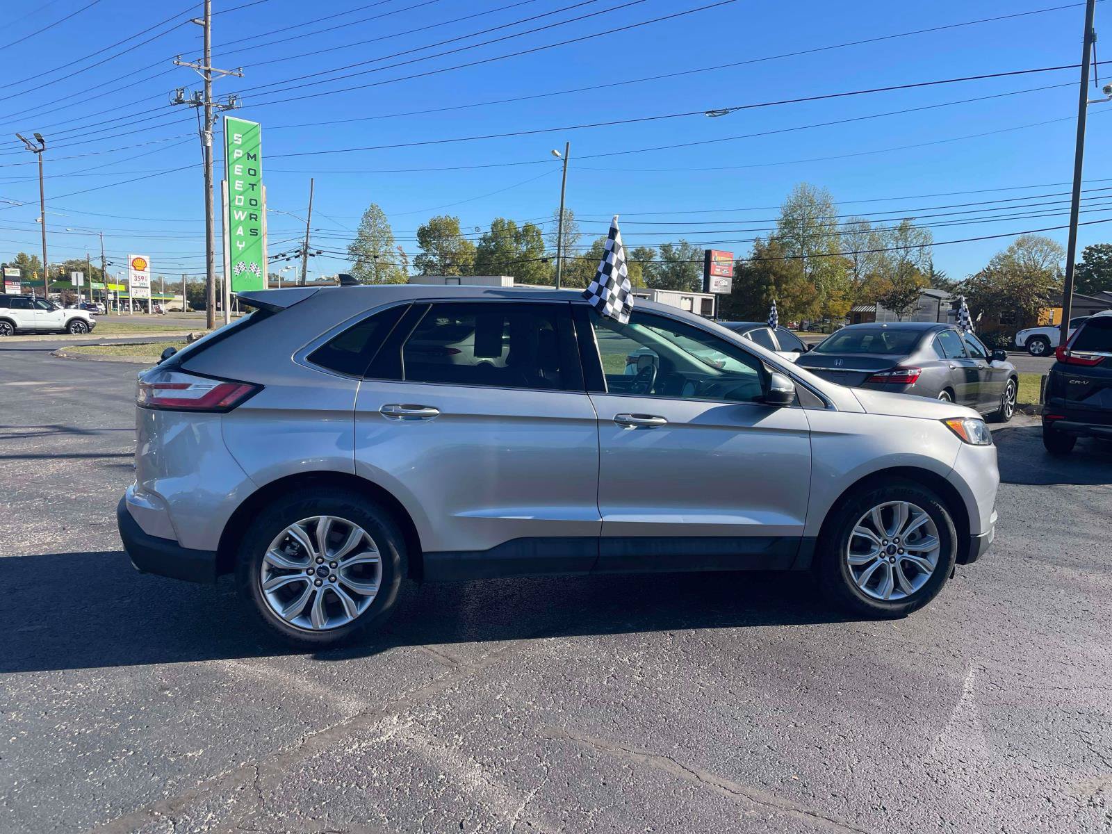Used 2022 Ford Edge Titanium w/ Equipment Group 301A AWD/4WD image 8