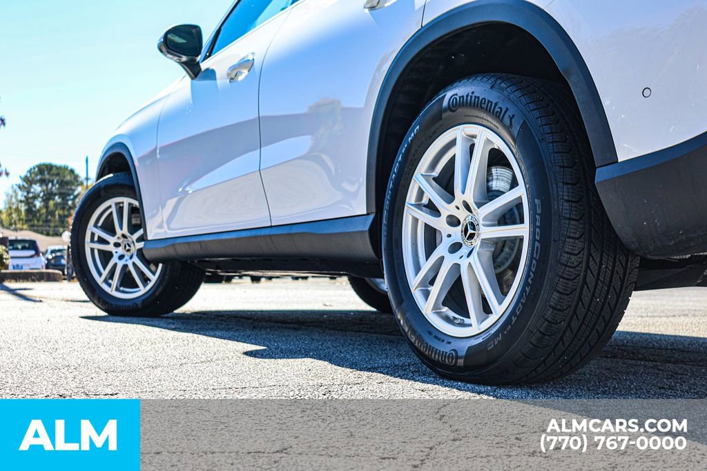 Used 2025 Mercedes-Benz GLC 300 4MATIC image 16