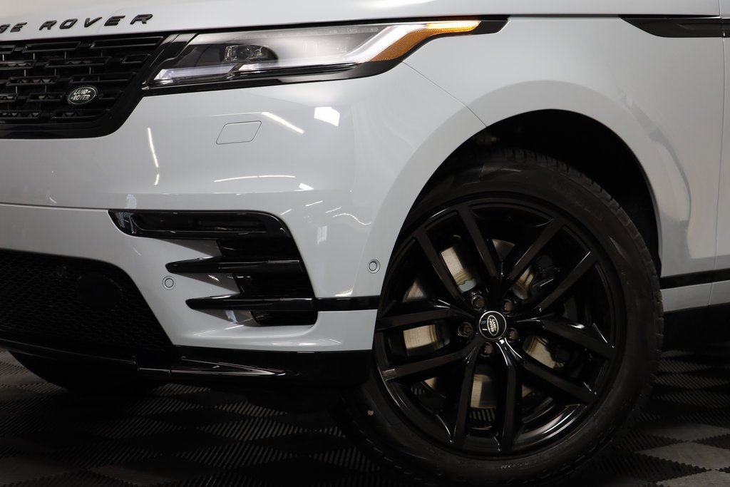 New 2026 Land Rover Range Rover Velar Dynamic SE image 3