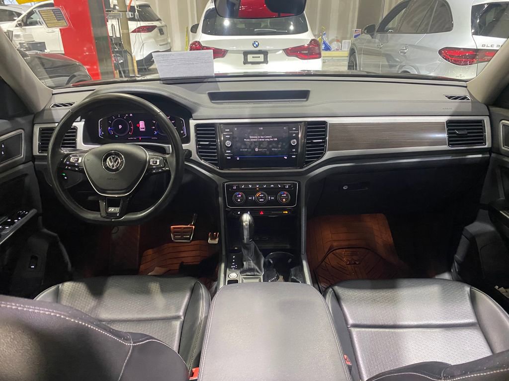 Used 2019 Volkswagen Atlas SEL R-Line FWD image 2